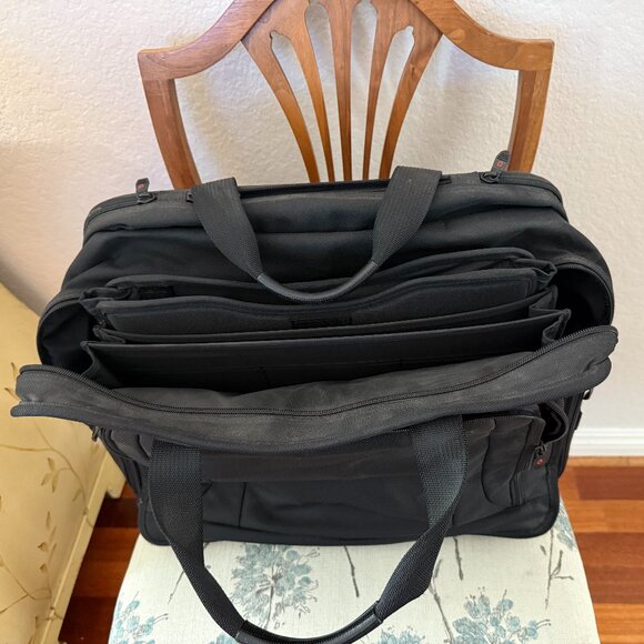 Tumi 2 Wheel Alpha Compact Laptop Bag - 10 year old style, but cond like new - Picture 1 of 7